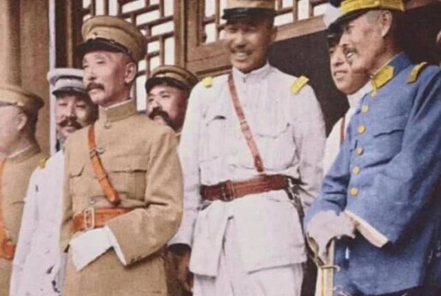 1925年，郭松龄发动兵变，特意给张作霖送了个棺材。棺材打开时，张作霖直接愣在原