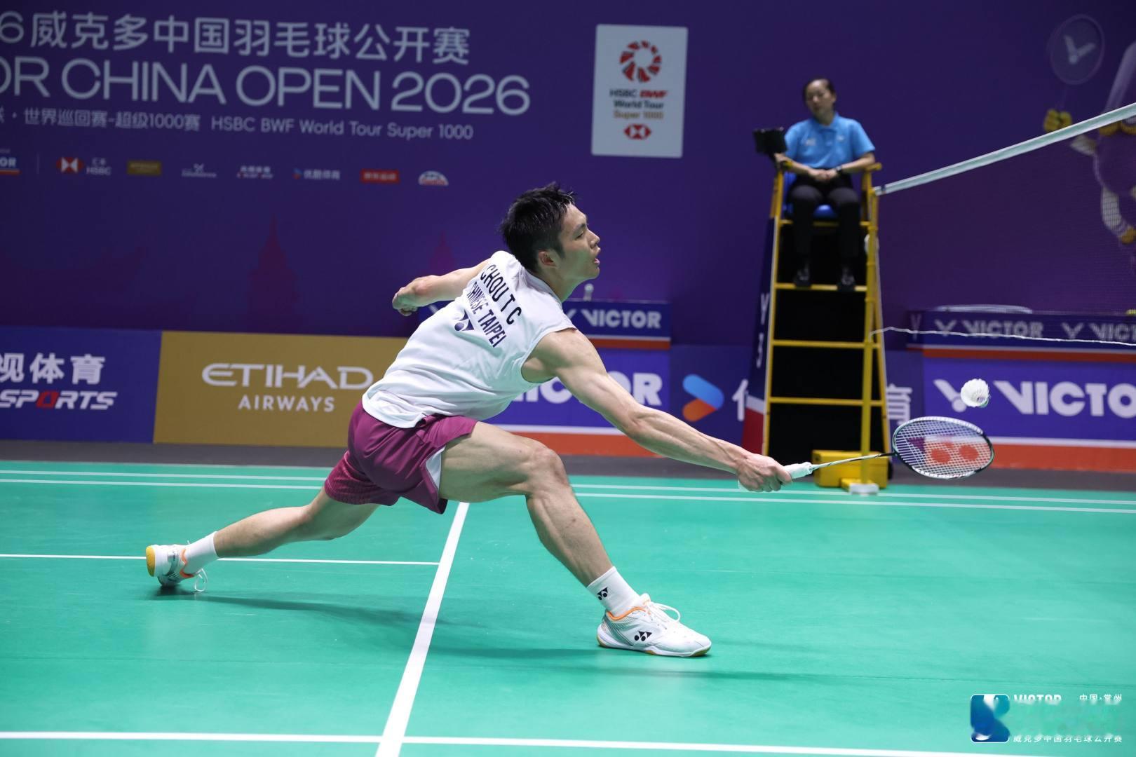 周天成21-14、21-15🇯🇵奈良冈功大下轮：石宇奇🇨🇳vs周