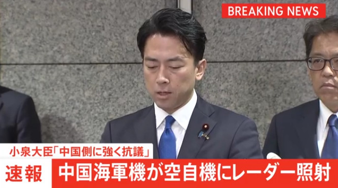 御用摄影师很生气。。。。。