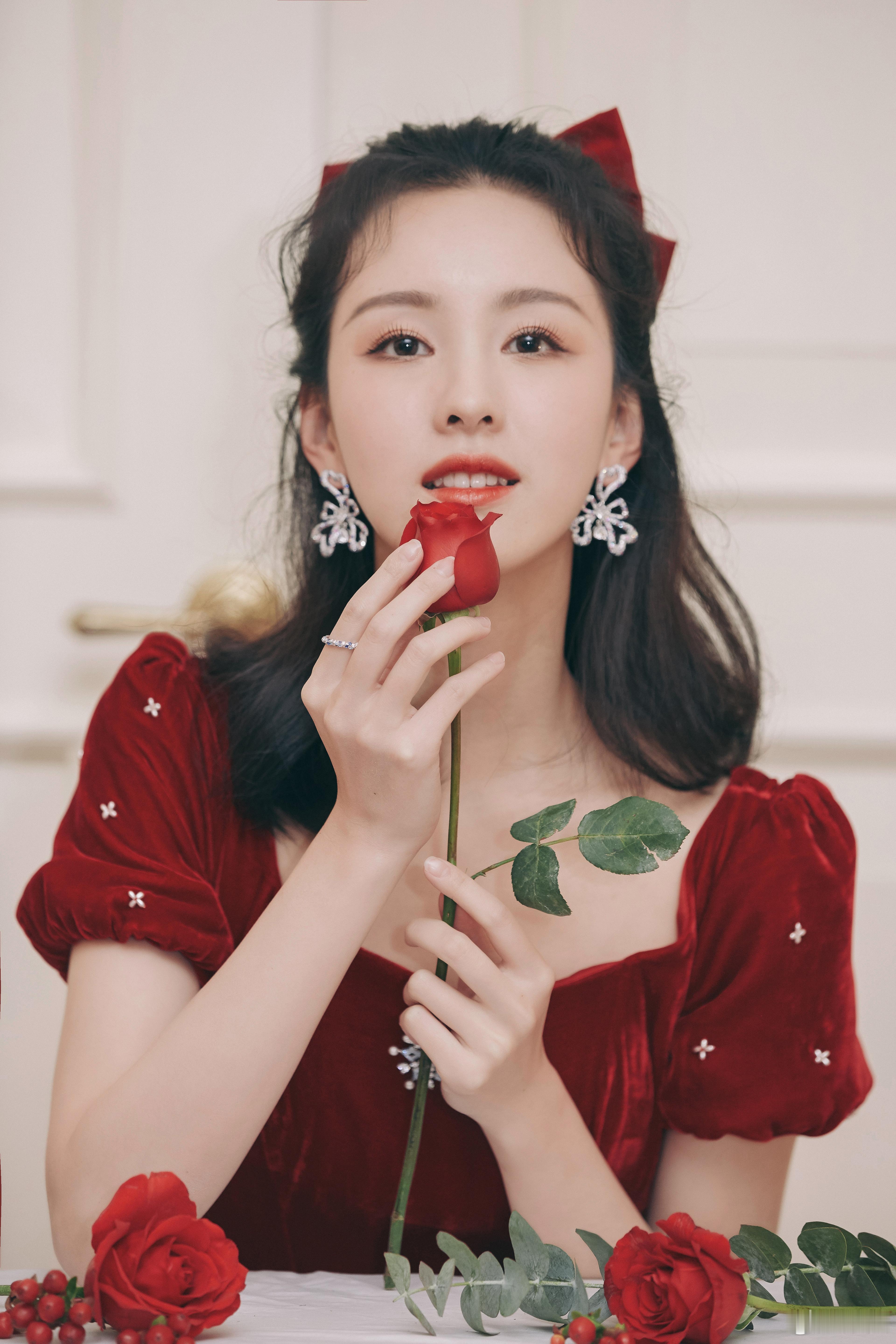 👠陈都灵期待呀#陈都灵见面会准备了钢琴#​