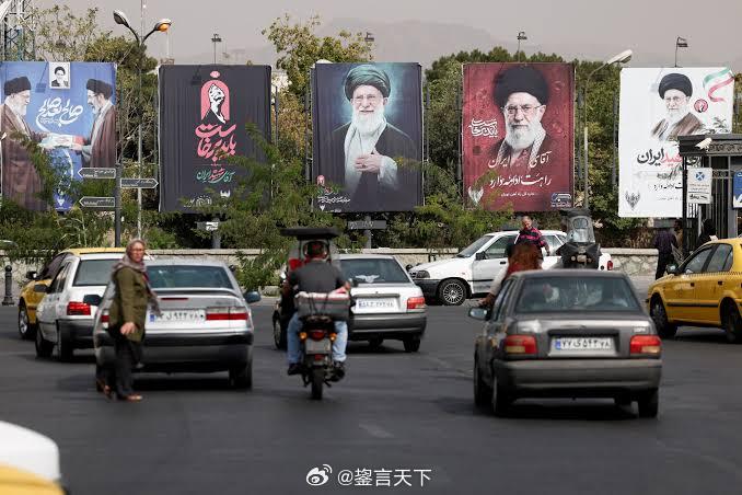 伊朗表示可能对美国经济战采取报复行动这篇路透社报道的核心是：美国正在把对伊朗的