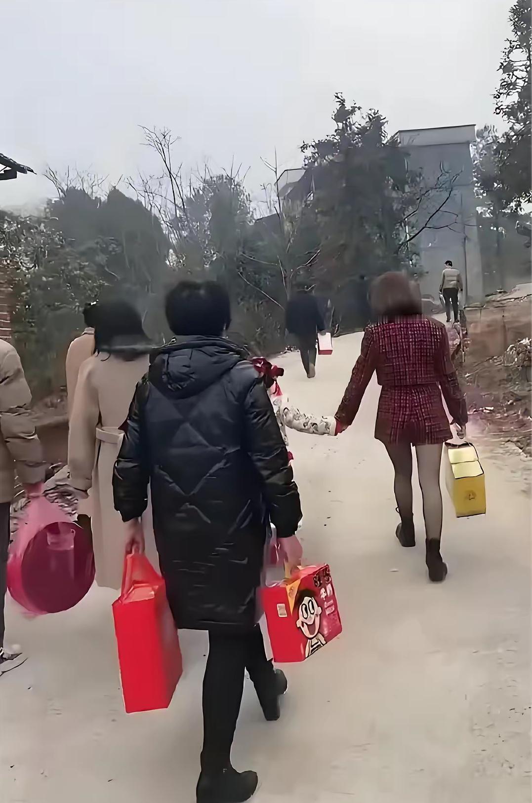 2026年春节快过了，走完了亲戚，我们亲戚群里都一致决定，走亲戚也必须改革了，除