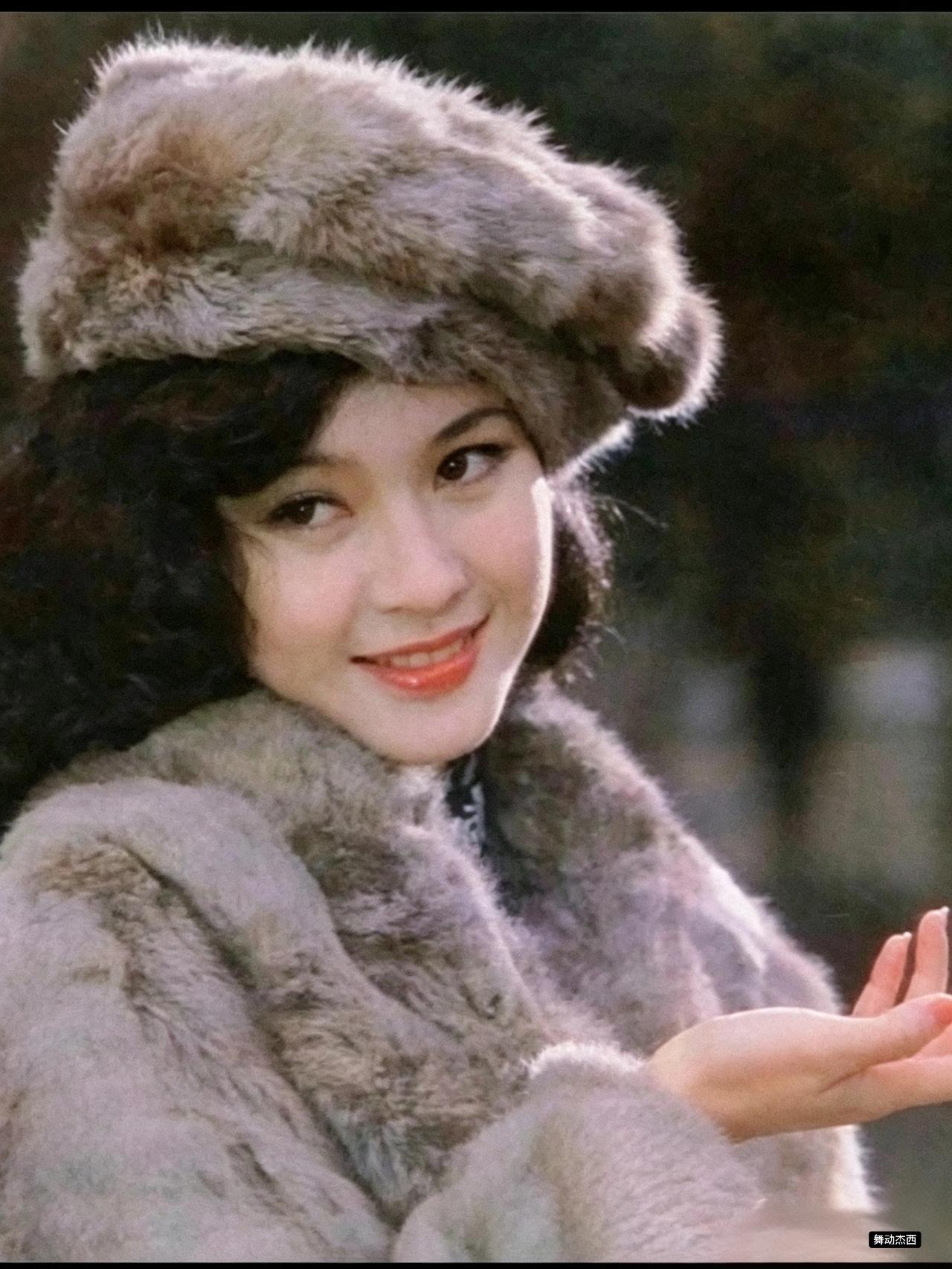 方舒可真是个大美人！八十年代的大陆女明星当中，方舒绝对演技和美貌排前三，她