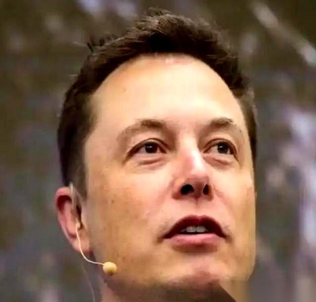 马斯克一句话，把硅谷的桌子给掀了。他先是公开盛赞：“别再说中国崛起了，人家只是