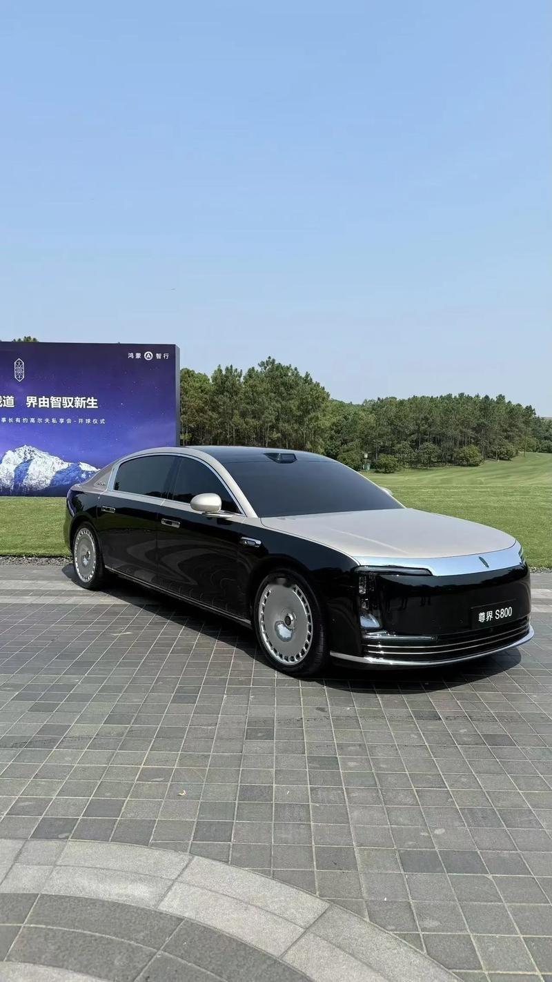 租豪华电车回家过年的人后悔了吗租车就算了，还是个豪华电车？首先这类型的车租金就