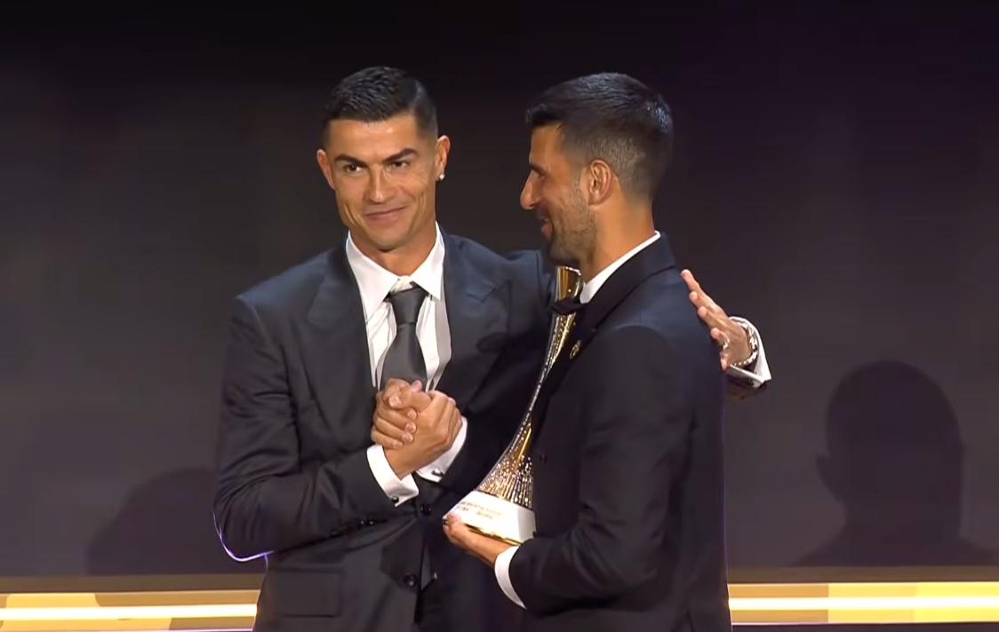 两位传奇的互动，C罗为德约颁发首届环球体育奖，两位体坛传奇亲切握手。首届环球体