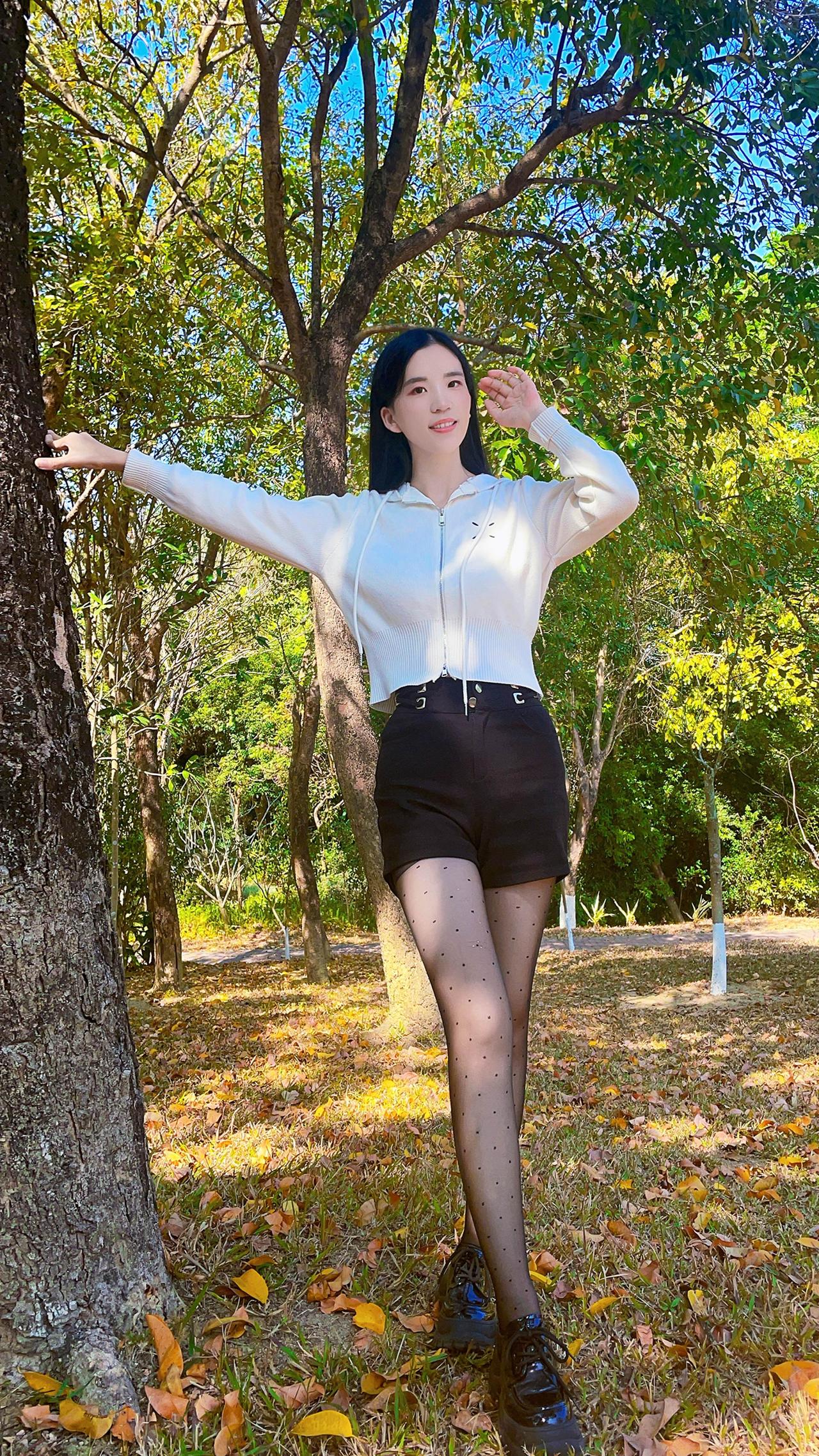 过膝袜户外纯欲风黑丝黑丝永远的神黑丝美女