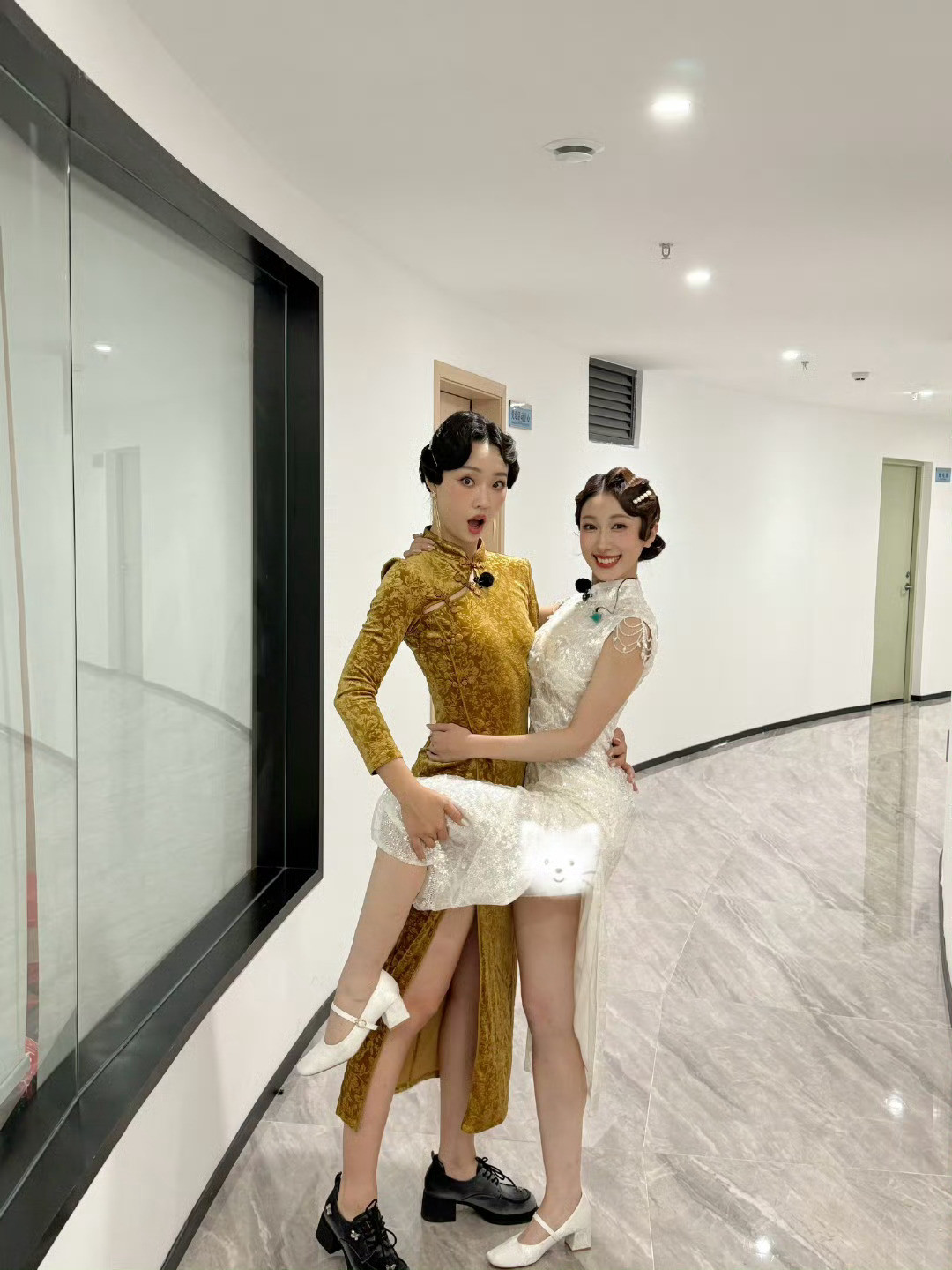 宝贝们三周年快乐张小婉管乐会一直一直大放光彩！[奶