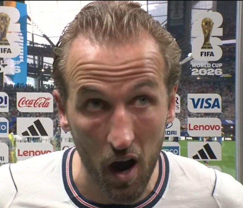 英格兰出局之后，凯恩说他会支持梅西赢下世界杯。他说梅西是他的偶像，值得拥有一座