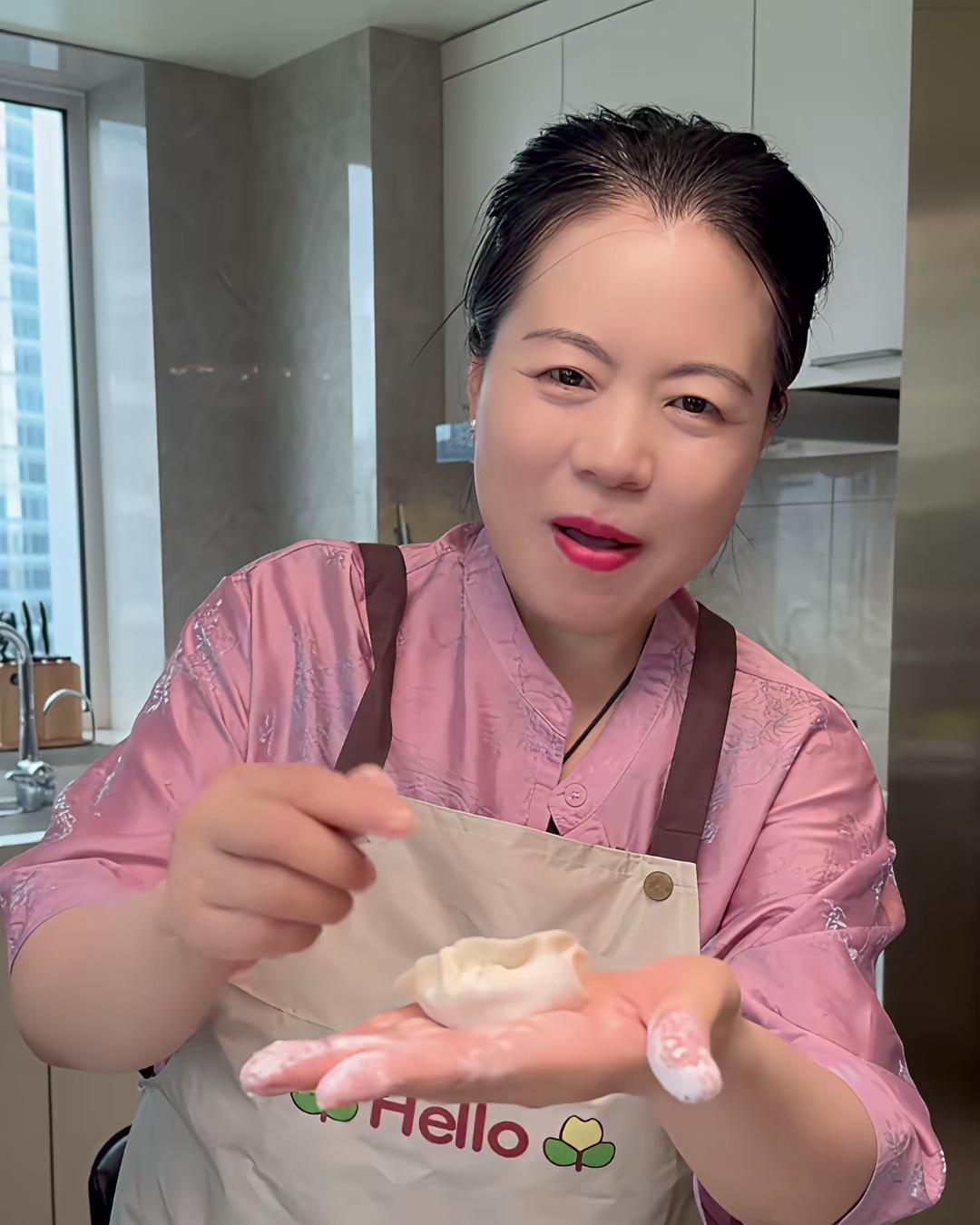 二八换子事件，许敏追查真相，追查真相的许敏发作品包饺子。有人这样说，这是胜利的