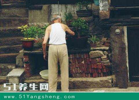 咽炎反复发作? 邻居老爷爷保存45年的秘方, 无一例复发!