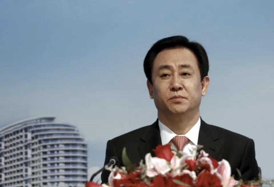 许家印资产被冻结接管转移境外的巨额资产终于被冻结了！他和家族在恒大上市期间分红