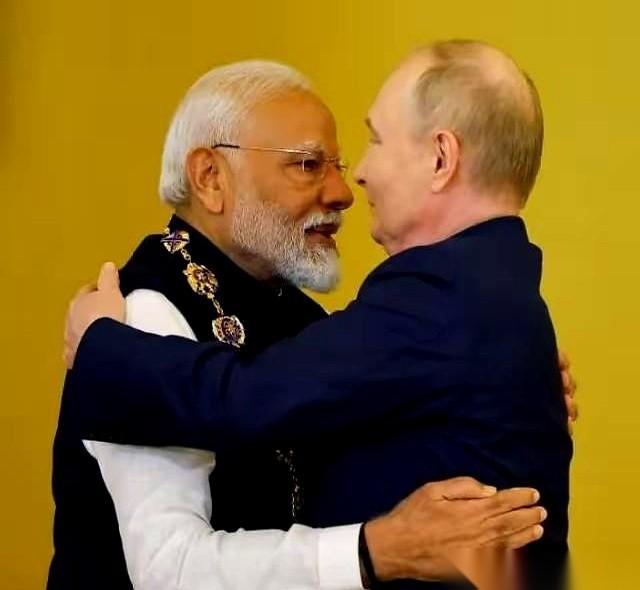 我跟你说个事儿，你听了下巴都得掉下来。老毛子那边，现在对印度人，大门敞开了，来