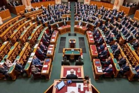 巴拿马作死强抢中国港口，中方直接技术锁死，接手即瘫痪，港澳办重磅发声：认错机会只