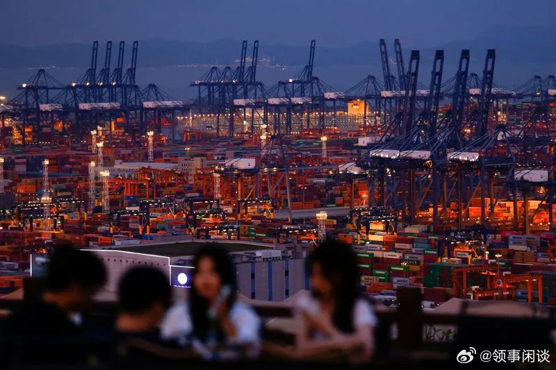 【中国出口超出预期，航运商急于满足关税期限】（路透社）——中国7月份出口额超