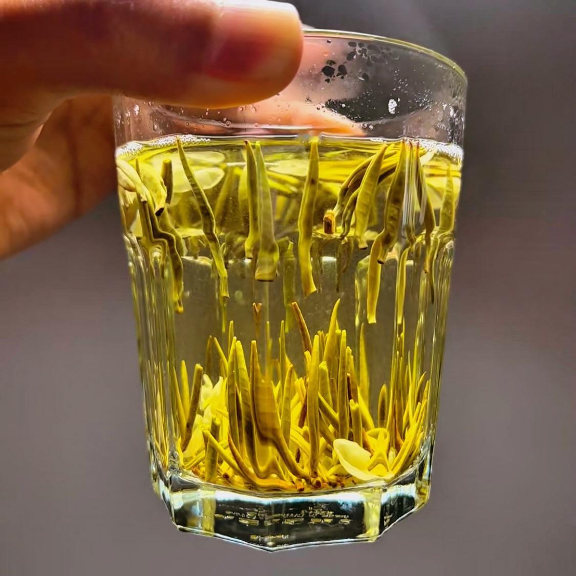 懂茶的都不喝茉莉花茶，喝茉莉花茶的都是茶小白。因为很多人简单的把茉莉花茶等同于绿