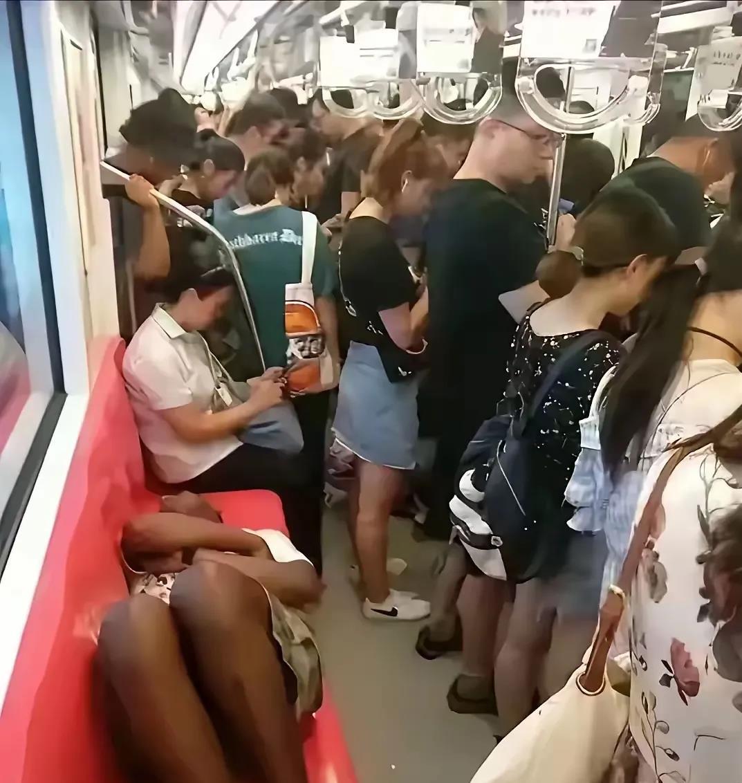 这个留学生被宠坏了，好霸道！