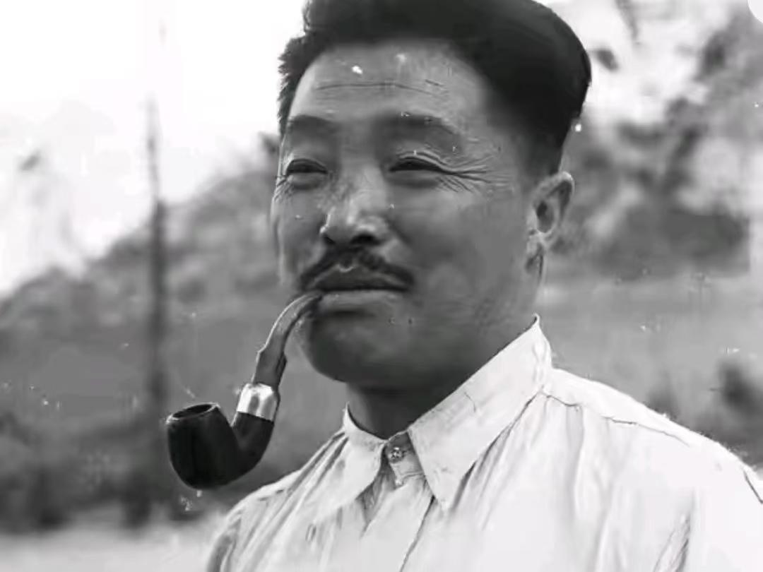 刘伯承元帅素有“军神”之称，留过专业军事院校，排兵布阵讲究严谨体系，看人眼光向来