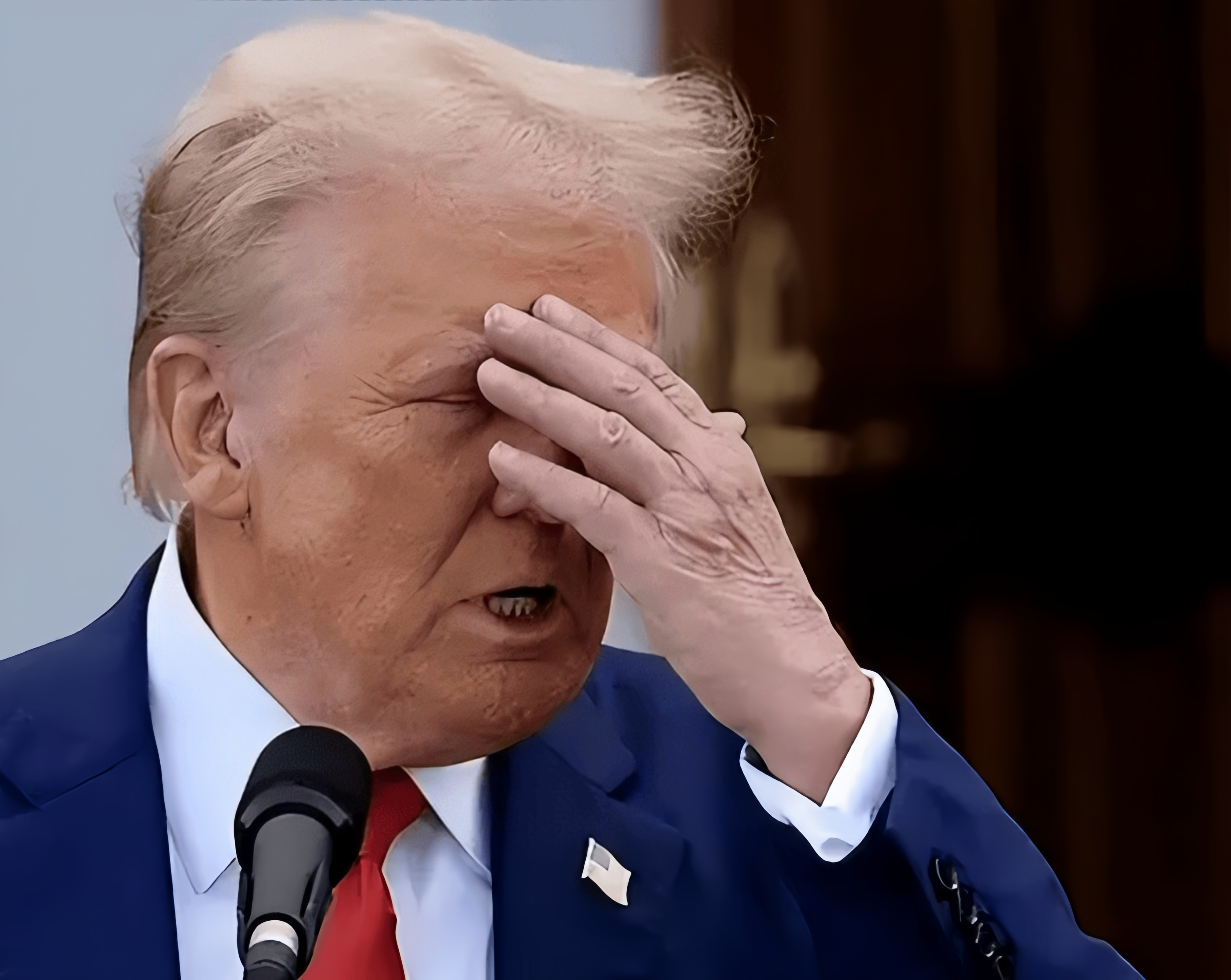 特朗普这一回的举动，差不多把美国好几代人积累的家底都给败没了。可能你会问，美