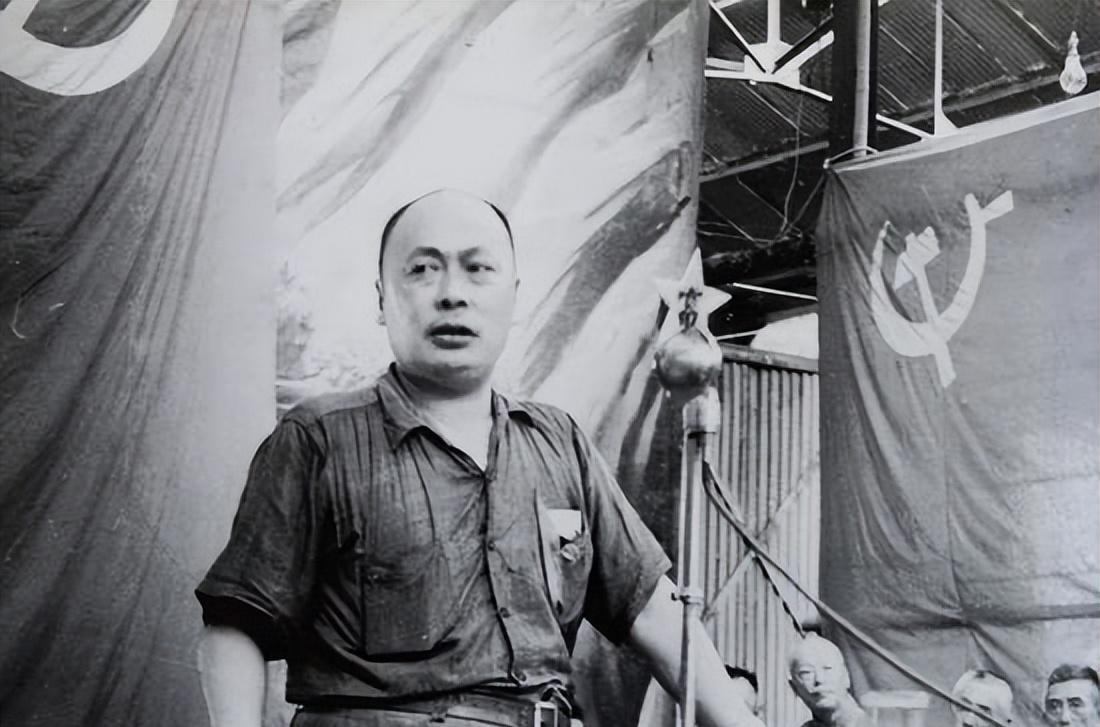 1981年，粟裕突发脑溢血，虽然抢救回来，没有生命危险，但愈后情况并不好，脑子反