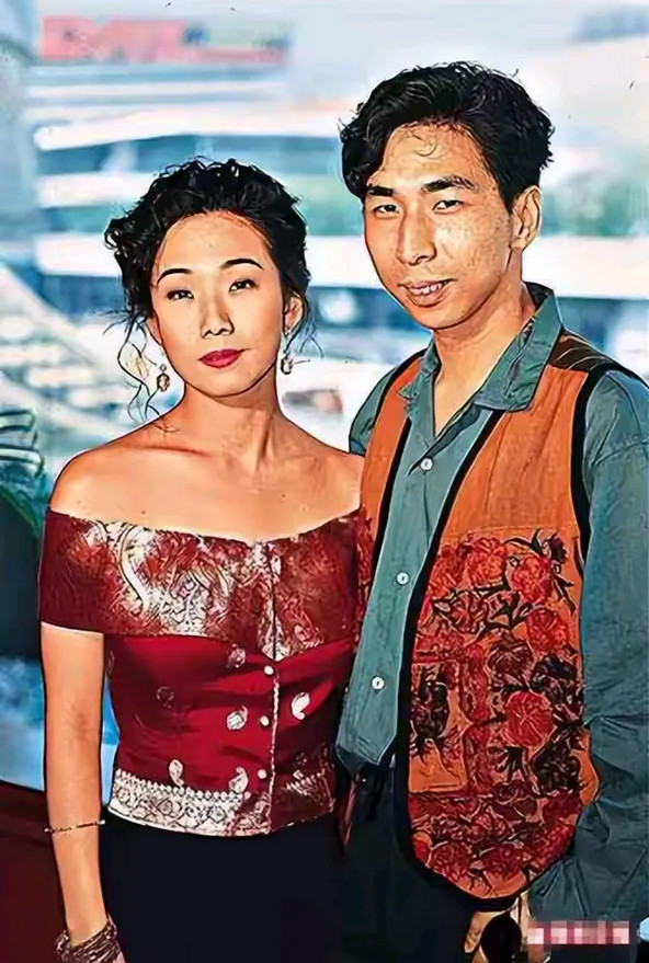 林忆莲和前男友许愿，两人的长相都很有个人特色，辨识度很高，不过遗憾的是，这段感情