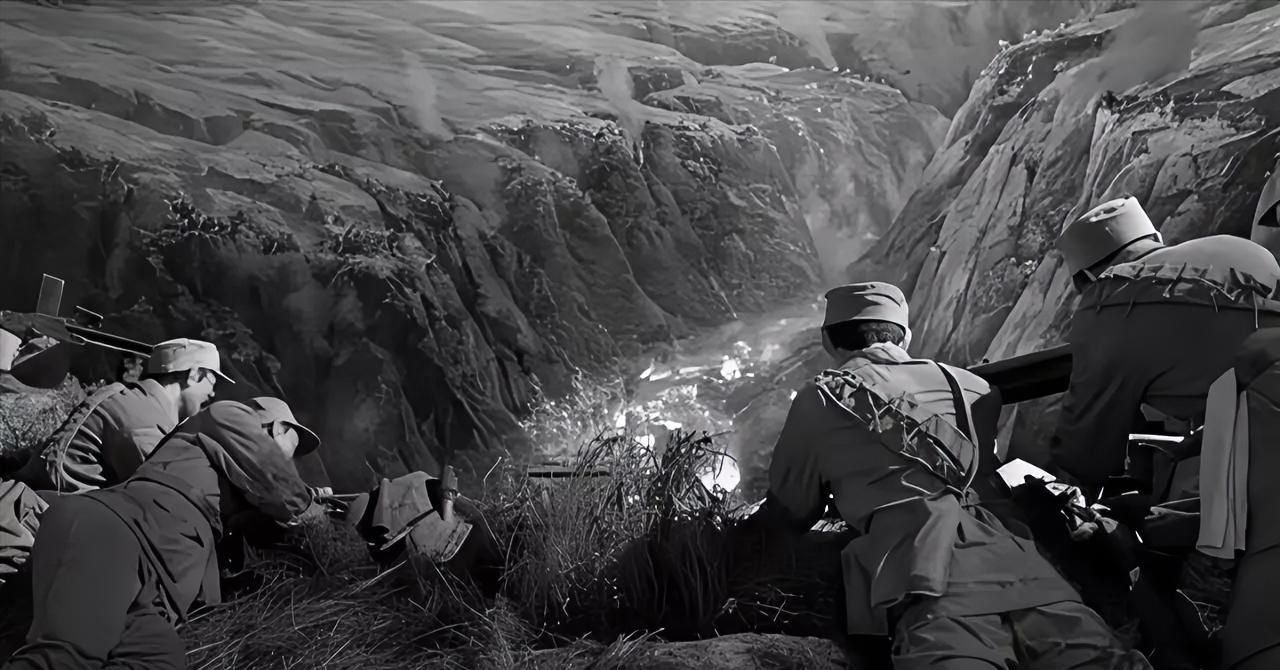 1935年，红军攻克腊子口后，打开鲁大昌留下的仓库，全军都沸腾了，里面堆满了粮食