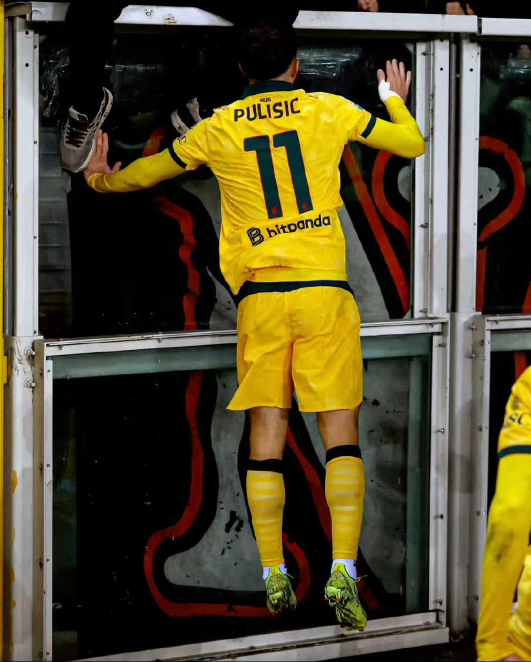 曼联要买普利西奇？最近有外媒传闻曼联要买普利西奇，不知道是不是真的。不过曼联真