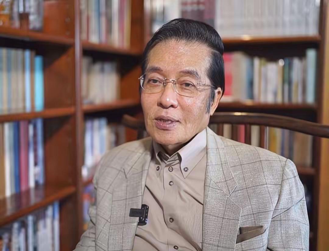 郑丽文选副手这事儿，最近不少人在聊。挑了张荣恭和萧旭岑，一个50后一个70后，乍