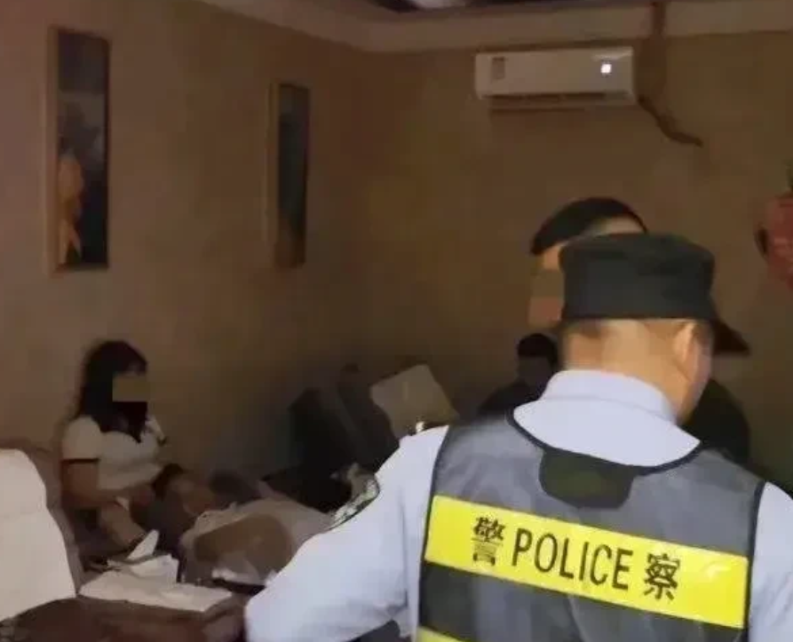 “我们是男女朋友关系，不是金钱交易！”天津，一男子和女网友在某宾馆线下见面过程中