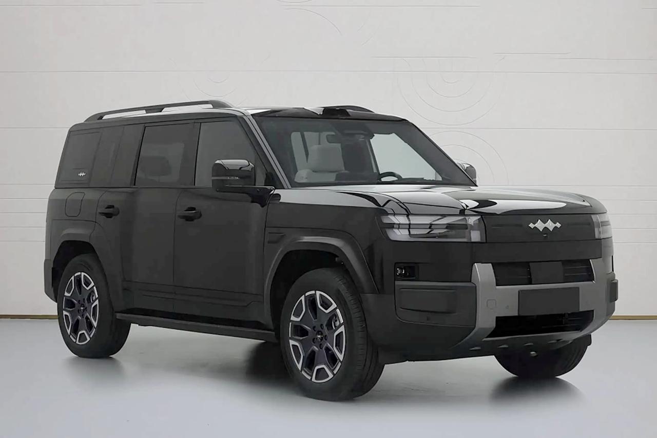 方程豹钛7纯电版，有105.79度电池包。方程豹钛7EV闪充版，预售价2