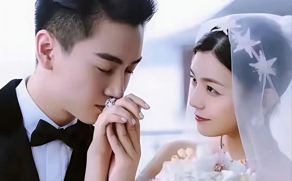 不要再说陈晓难忘的女人是赵丽颖了，他这辈子最刻骨铭心的就是陈颜汐了，小龙女是陈晓