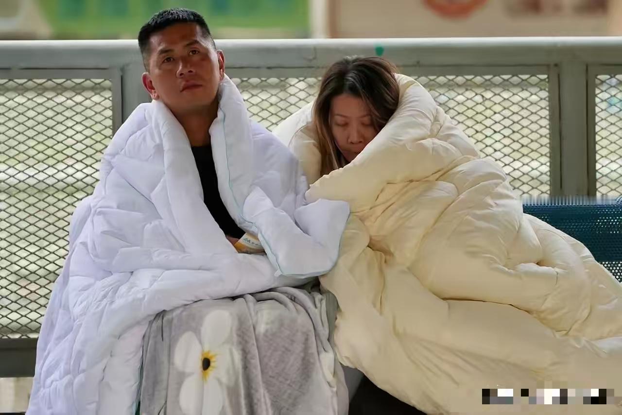 他们幸运获救，可没有大难不死的喜悦，只有经历过生与死才能感悟到，人啊，除了身体健