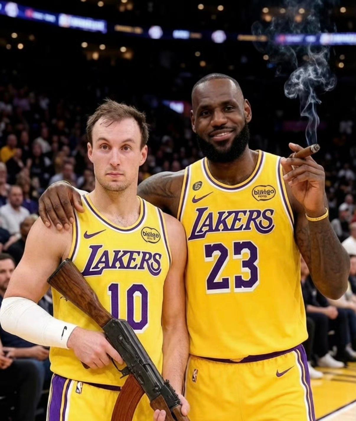 2场季后赛打完！！湖人队球员表现如下！！！肯纳德，场均可以得到25分5篮板