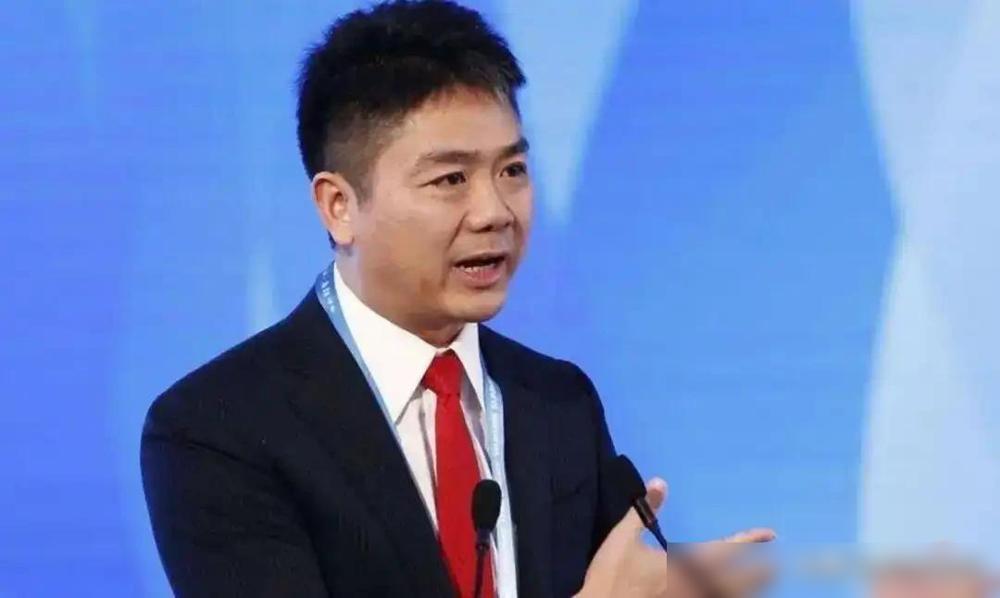有网友说：京东真缺钱那天，90万员工每人凑一万，能凑90亿。说真的这想法真的