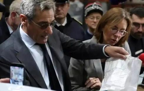 你敢扣，我早有后手！法国11月6日刚在戴高乐机场扣查20万中国包裹，中国跨境电商