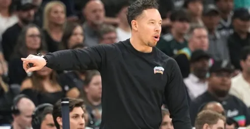 NBA常规赛马刺以134-136不敌掘金赛后，马刺主帅米奇-约翰逊接受媒体采