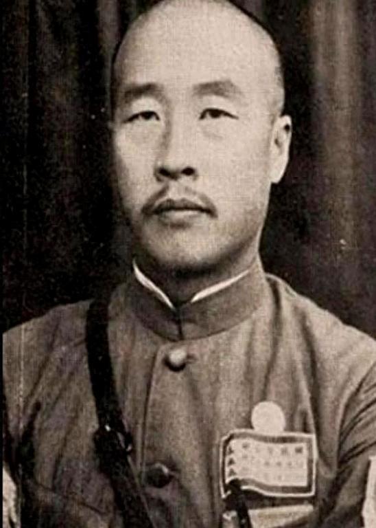 韩复榘之子韩子华，因父亲1938年被蒋介石处决，1948年国民党溃退时，他断然拒