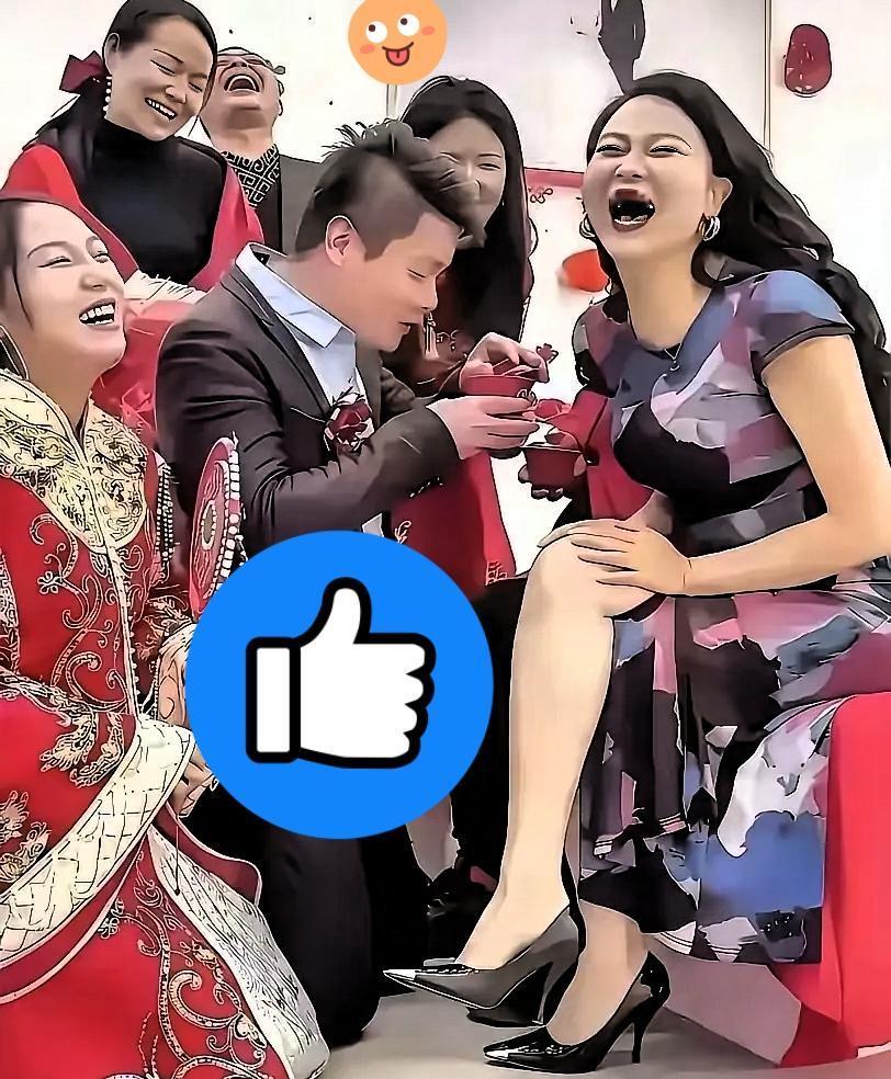 这丈母娘也太招人稀罕了！婚礼敬茶环节，女婿双膝跪地，扯着嗓子喊出那声拖长音的“妈