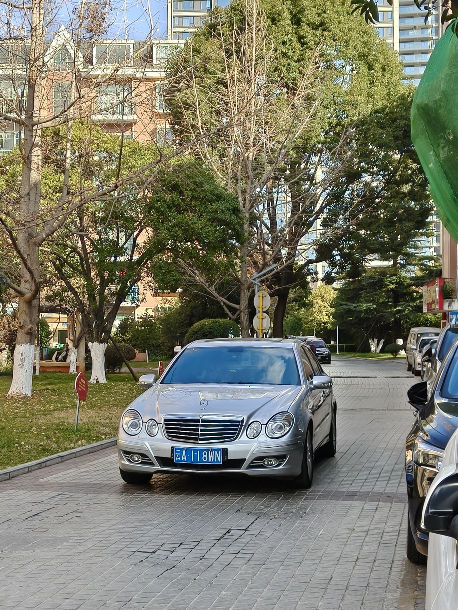 这两天拍的银色W211还是太美了，Saab95是真的能见度比93低很多，图6这