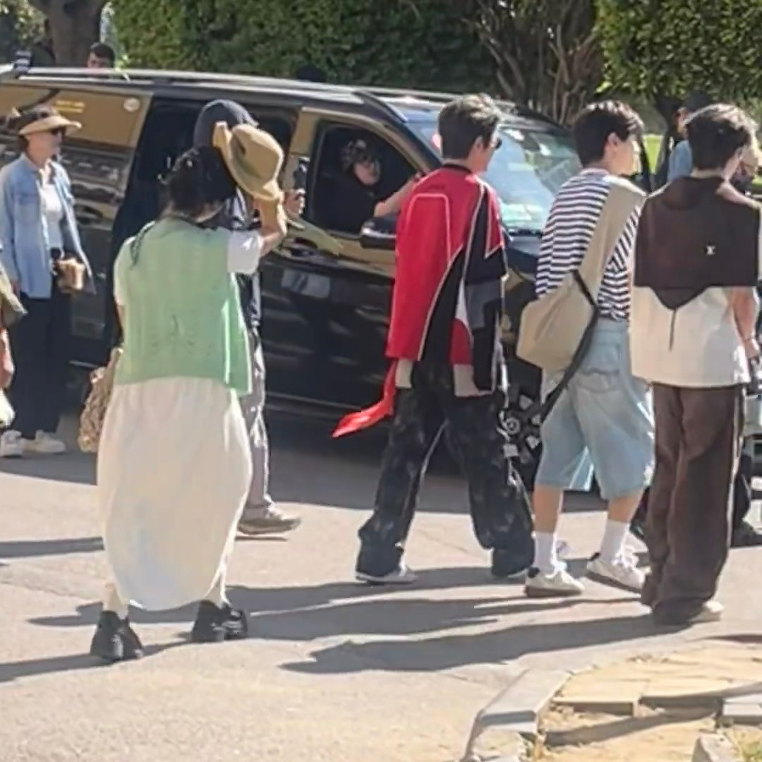 中餐厅今天没有营业[无奈吐舌]​​​