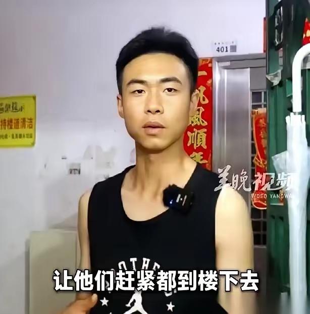 深圳那个00后小伙王謇睿，刚脱下两年军装，回家才4个小时，团圆饭的热气还没散干净