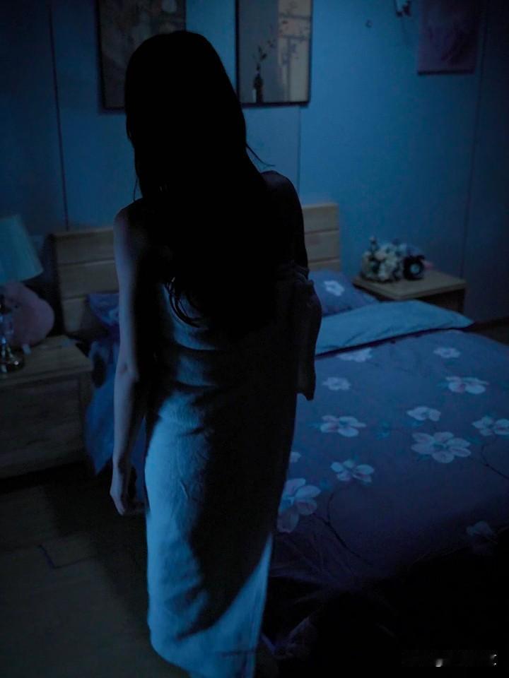假如你是男人会娶这样的女孩吗？我的女同事今年28岁，未婚未育，拿着2万多的工