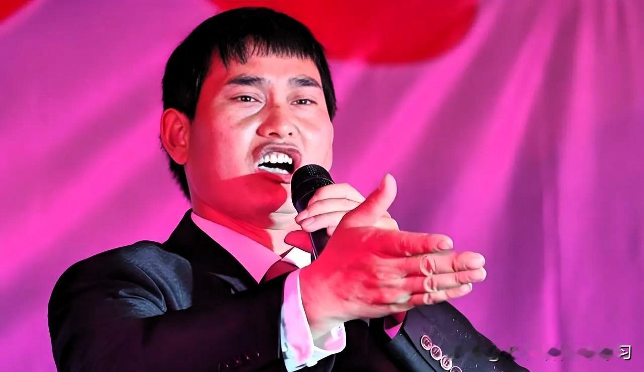 重磅信号！这个穿着军大衣的农民，把整个娱乐圈“掀翻”了！彻底摊牌了。当阿