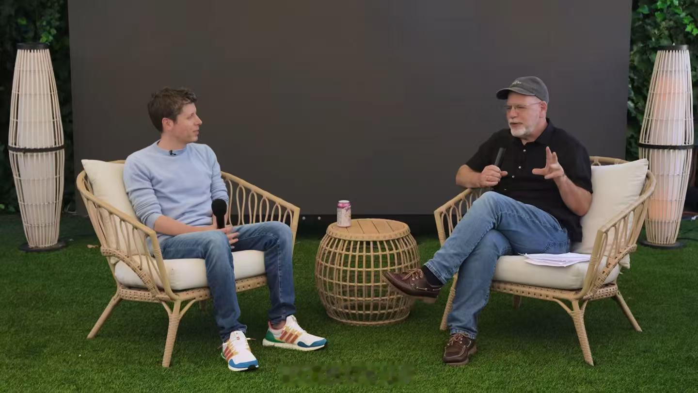 【奥尔特曼谈AI与人类创作的区别】奥尔特曼说情感仍是人类的最后优势近日在Pr