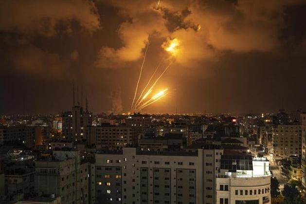 一觉醒来以色列多地遭袭，超百人伤亡！这次以色列官方，虽然没有作出报道，但当地的