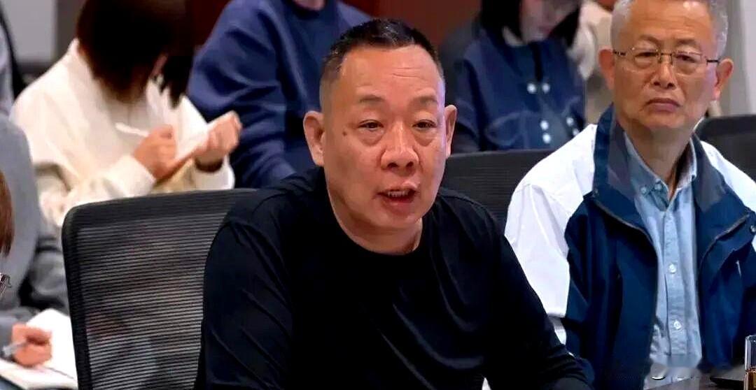 见过嫌钱烫手主动关门店的吗？胖东来一年纯赚一个小目标的许昌老店，年底居然不干了