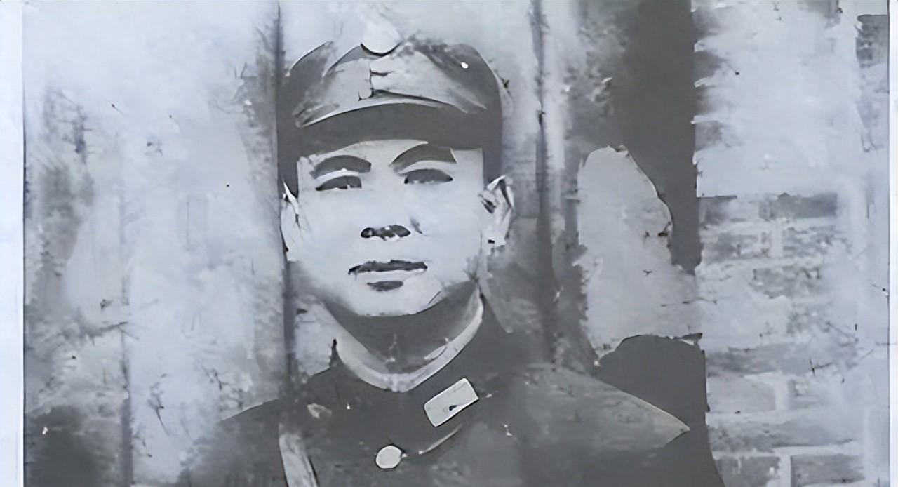 1952年4月22日，台北一家医院里躺着个重病的将军。他高烧昏迷，连站起来上厕所