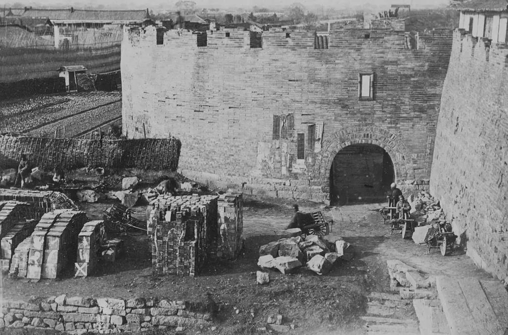 晚清:1900-1910年间的上海老照片。