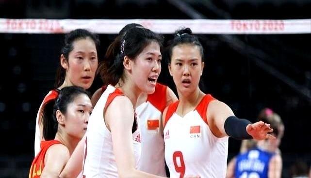 “天津又进八强，可真正的大考在国家队。”球迷群里有人甩出这句话，配图是朱婷在VN