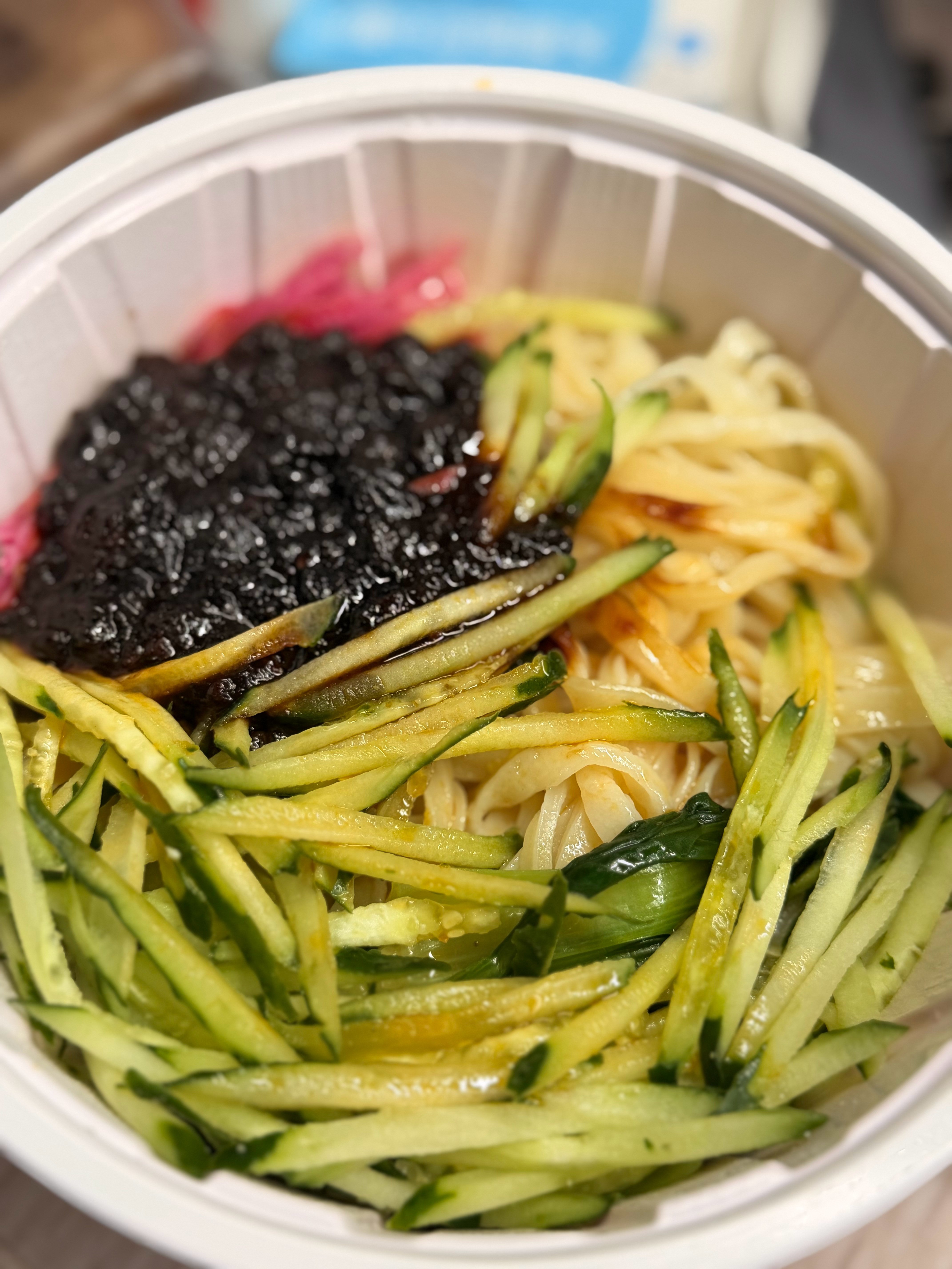 今日下午茶：炸酱面